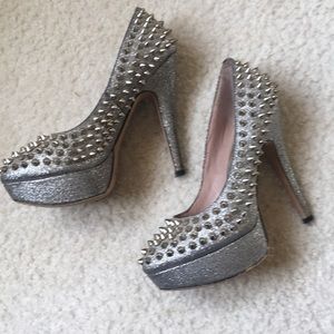 Spike Vince Camuto 6.5